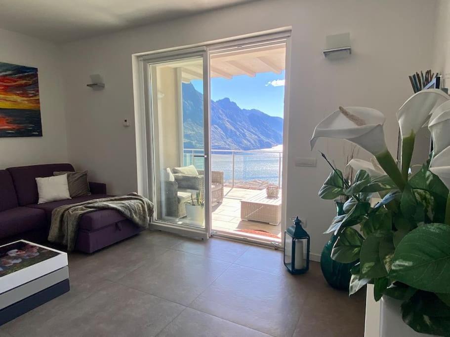 Piccolo Paradiso Vista Lago Con Piscina Privata Riva di Solto Exterior foto